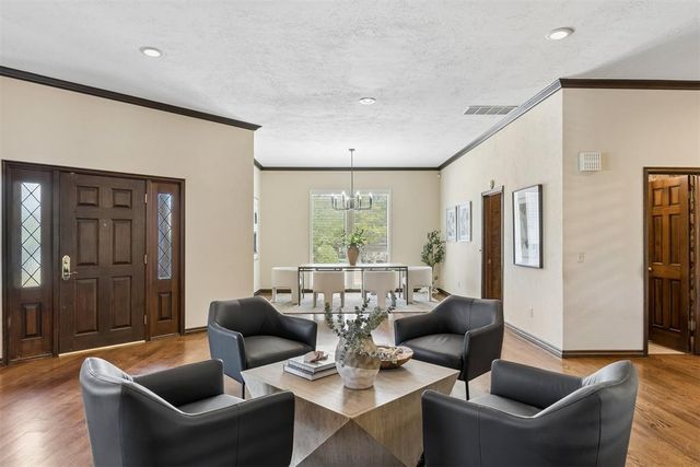 3600 Chestnut Ridge Road, Oklahoma City, OK 73120