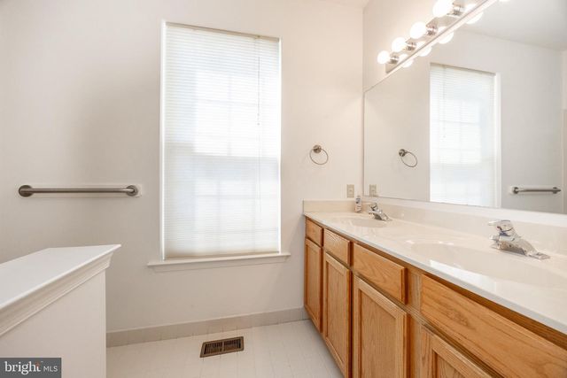 1912 PHIPPS CIR, Downingtown, PA 19335