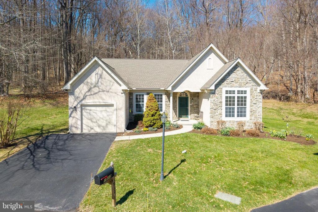 1912 PHIPPS CIR, Downingtown, PA 19335