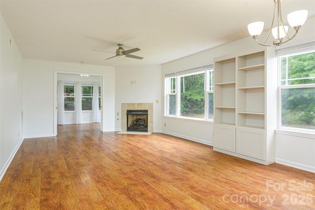 1405 Deermouse Way, Hendersonville, NC 28792