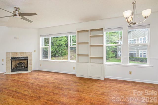 1405 Deermouse Way, Hendersonville, NC 28792