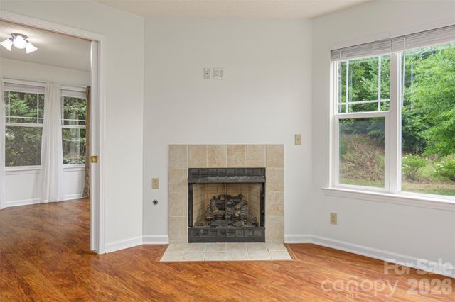 1405 Deermouse Way, Hendersonville, NC 28792