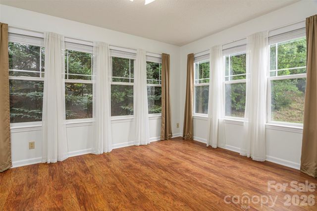 1405 Deermouse Way, Hendersonville, NC 28792