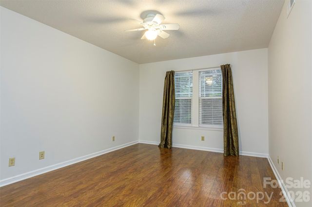 1405 Deermouse Way, Hendersonville, NC 28792