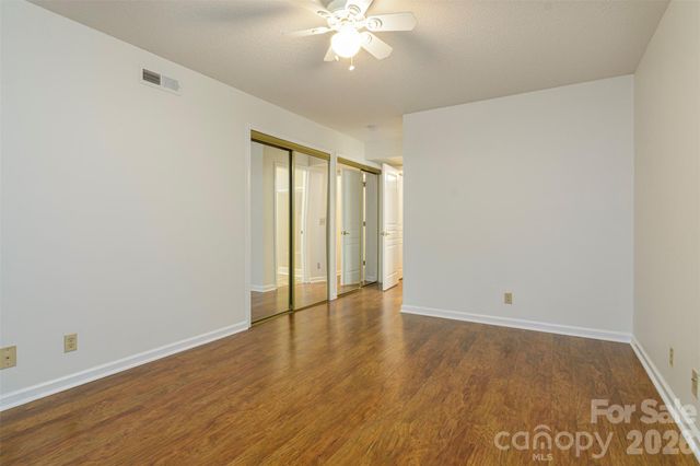 1405 Deermouse Way, Hendersonville, NC 28792