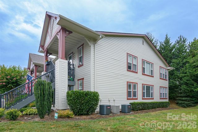 1405 Deermouse Way, Hendersonville, NC 28792