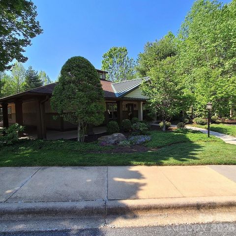 1405 Deermouse Way, Hendersonville, NC 28792