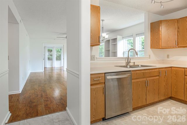 1405 Deermouse Way, Hendersonville, NC 28792