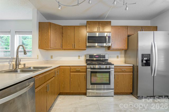 1405 Deermouse Way, Hendersonville, NC 28792