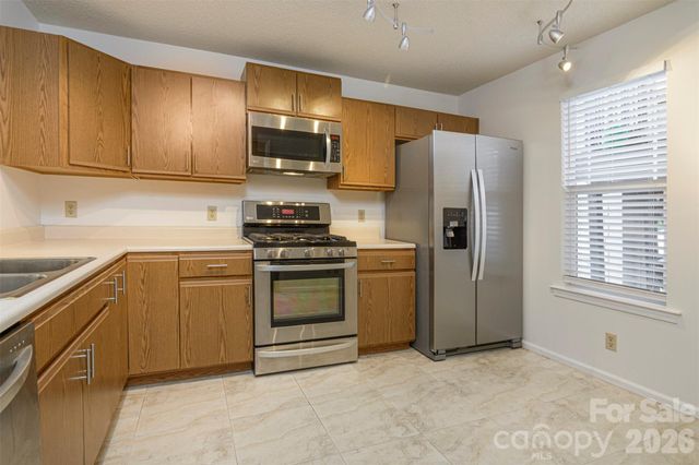 1405 Deermouse Way, Hendersonville, NC 28792