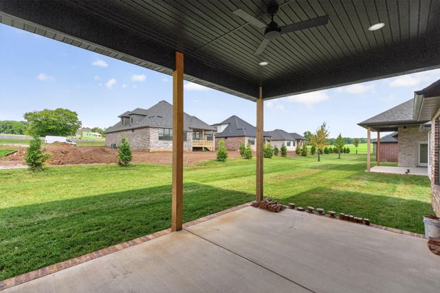 1643 S Crepe Myrtle Lane, Springfield, MO 65809