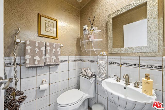 16201 Halsey Street, Los Angeles, CA 91344