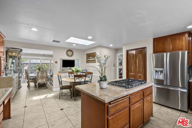 16201 Halsey Street, Los Angeles, CA 91344