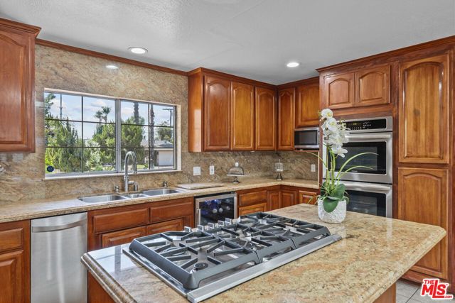 16201 Halsey Street, Los Angeles, CA 91344