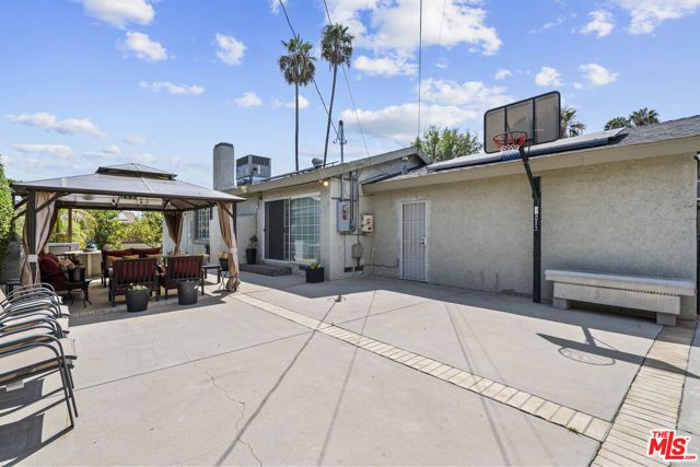 16201 Halsey Street, Los Angeles, CA 91344