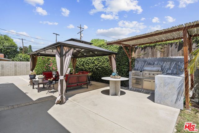 16201 Halsey Street, Los Angeles, CA 91344