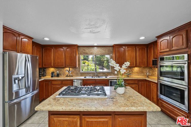 16201 Halsey Street, Los Angeles, CA 91344