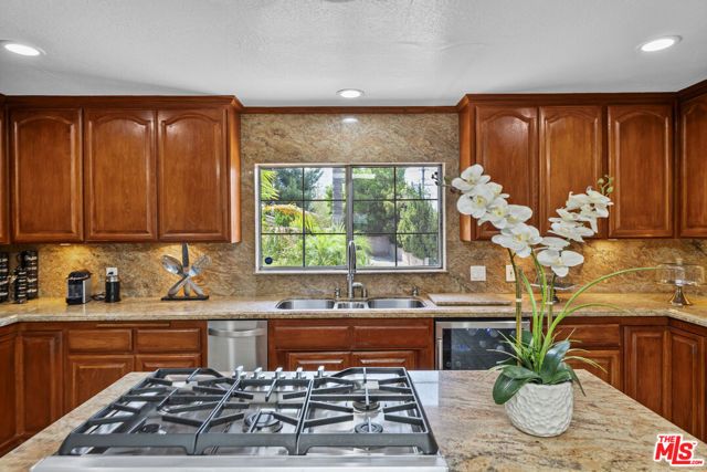 16201 Halsey Street, Los Angeles, CA 91344