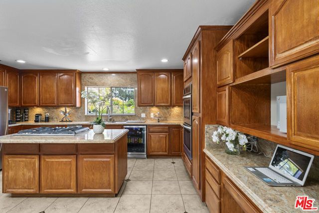 16201 Halsey Street, Los Angeles, CA 91344