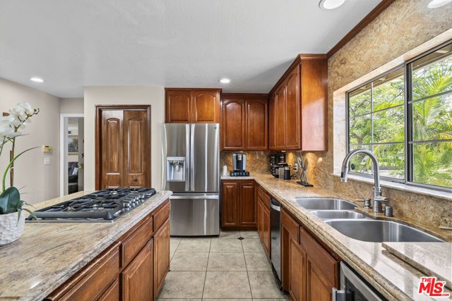 16201 Halsey Street, Los Angeles, CA 91344