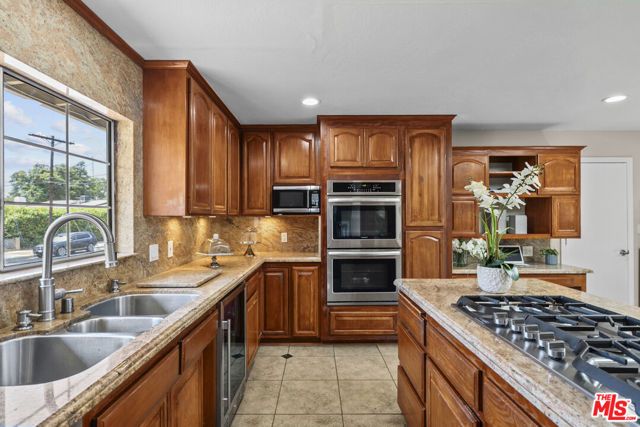 16201 Halsey Street, Los Angeles, CA 91344