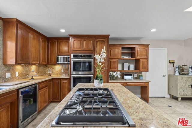 16201 Halsey Street, Los Angeles, CA 91344