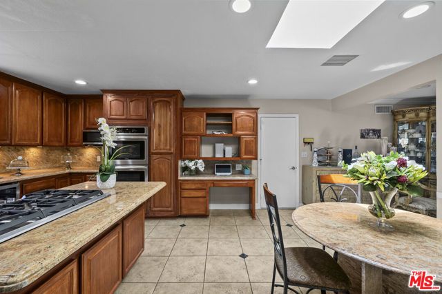 16201 Halsey Street, Los Angeles, CA 91344