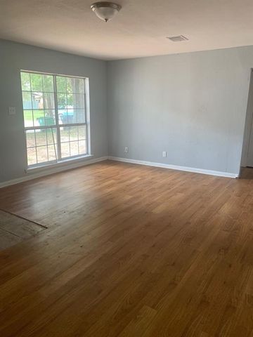 5818 Westover Street, Houston, TX 77033