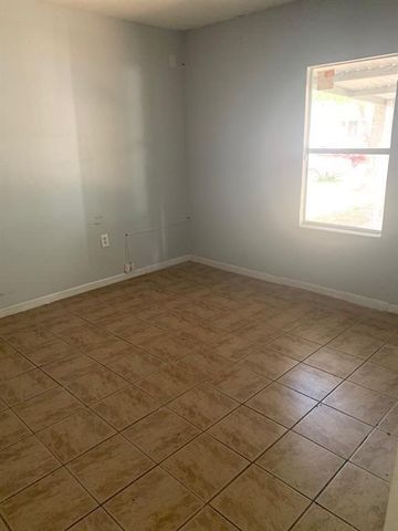 5818 Westover Street, Houston, TX 77033