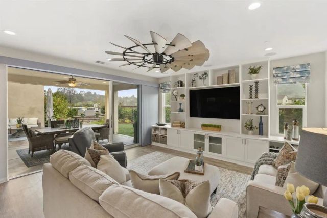 21821 DEER GRASS DR, Escondido, CA 92029