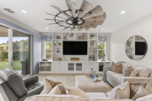 21821 DEER GRASS DR, Escondido, CA 92029