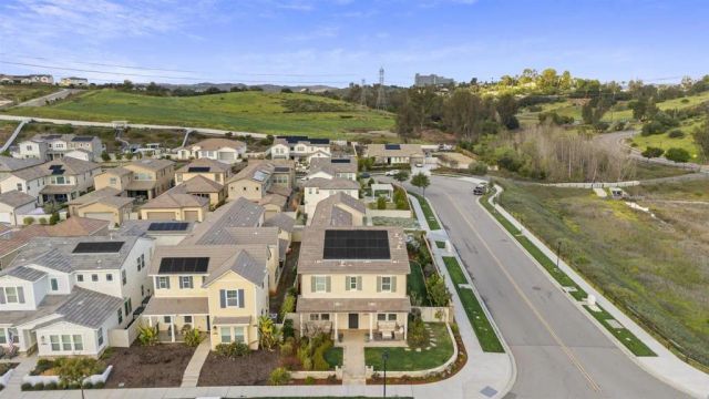 21821 DEER GRASS DR, Escondido, CA 92029