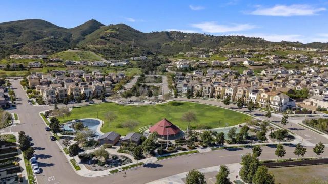 21821 DEER GRASS DR, Escondido, CA 92029