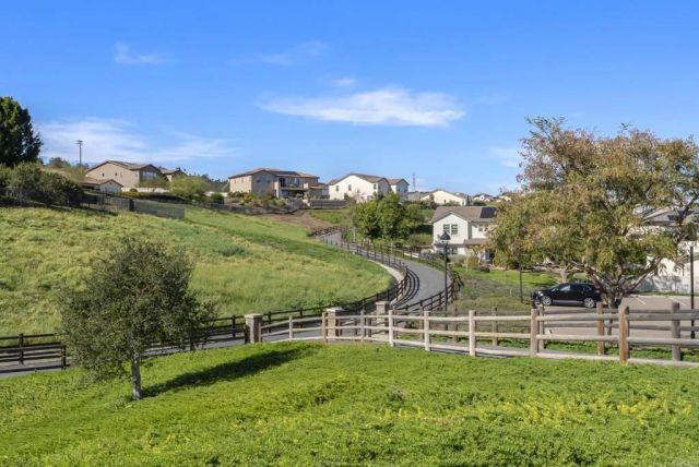 21821 DEER GRASS DR, Escondido, CA 92029