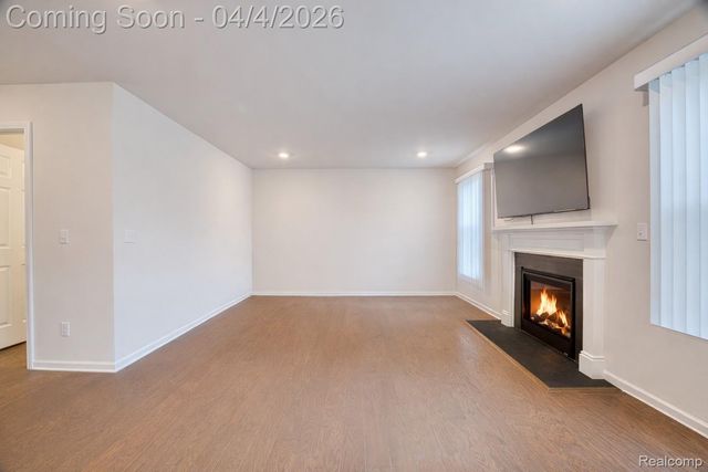 249 Saddleback Court, White Lake Charter Township, MI 48386