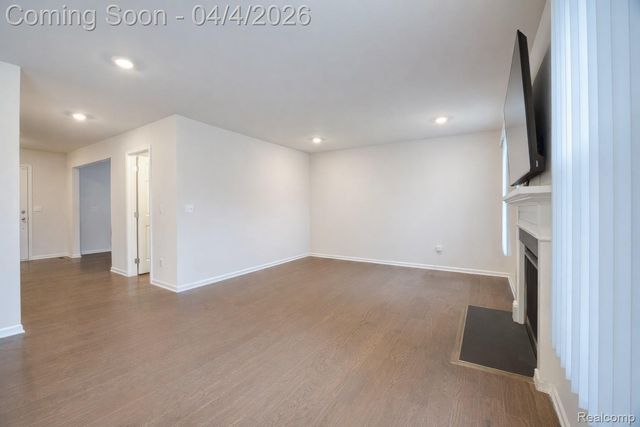 249 Saddleback Court, White Lake Charter Township, MI 48386