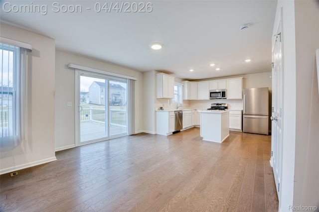 249 Saddleback Court, White Lake Charter Township, MI 48386