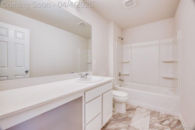 249 Saddleback Court, White Lake Charter Township, MI 48386