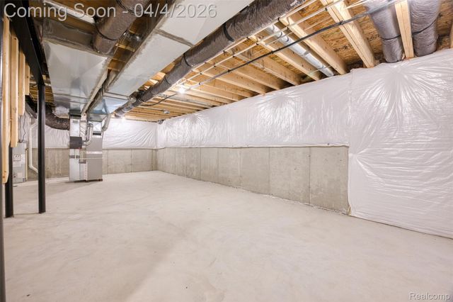 249 Saddleback Court, White Lake Charter Township, MI 48386