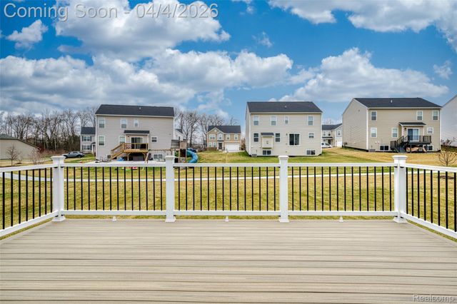 249 Saddleback Court, White Lake Charter Township, MI 48386