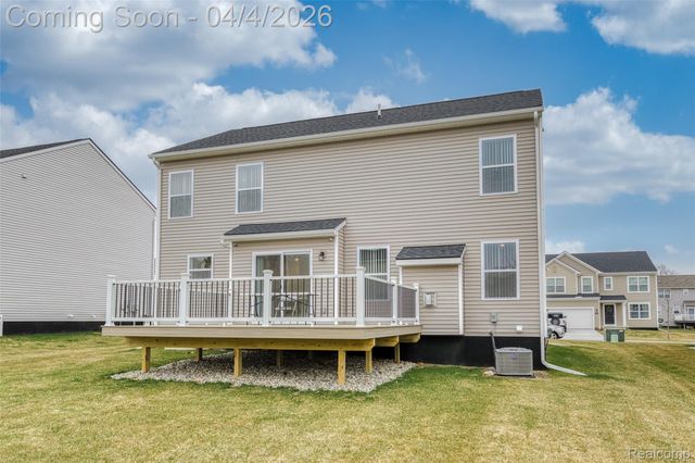249 Saddleback Court, White Lake Charter Township, MI 48386