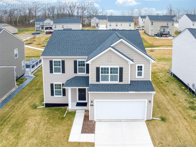 249 Saddleback Court, White Lake Charter Township, MI 48386