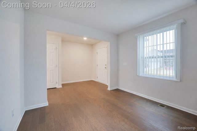 249 Saddleback Court, White Lake Charter Township, MI 48386