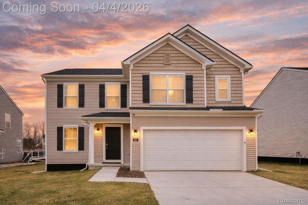 249 Saddleback Court, White Lake Charter Township, MI 48386