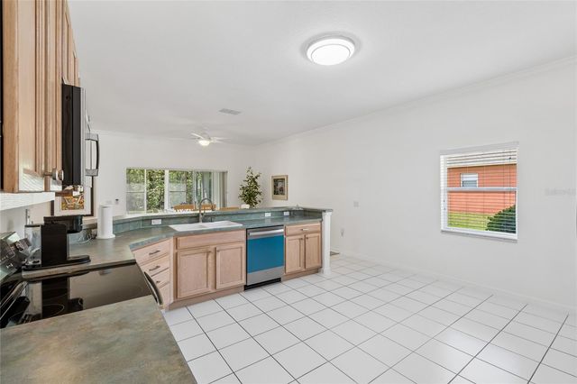 917 SHOREHAVEN DR, Poinciana, FL 34759