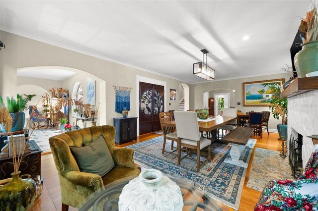 325 49TH STREET N, St Petersburg, FL 33710