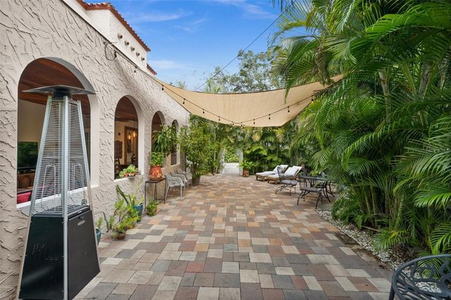 325 49TH STREET N, St Petersburg, FL 33710