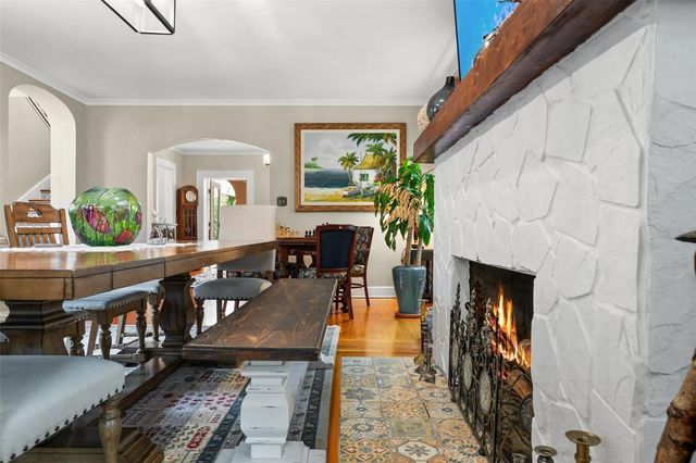 325 49TH STREET N, St Petersburg, FL 33710