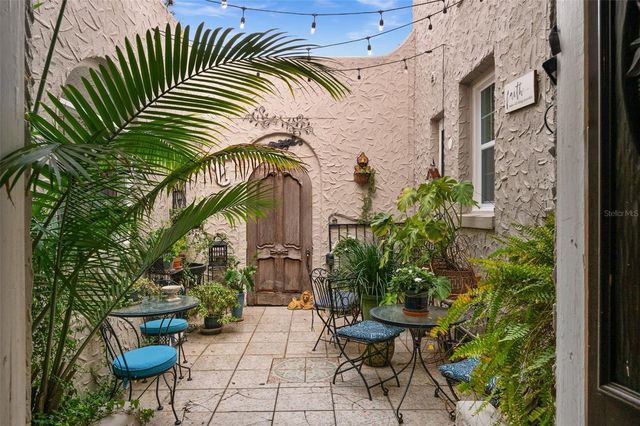 325 49TH STREET N, St Petersburg, FL 33710