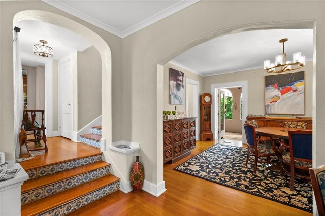 325 49TH STREET N, St Petersburg, FL 33710